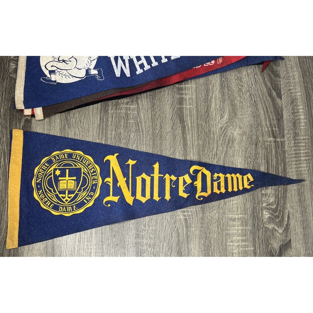 Vintage 1940s Notre Dame Fighting Irish Felt College Pennant Full Size 11x28"